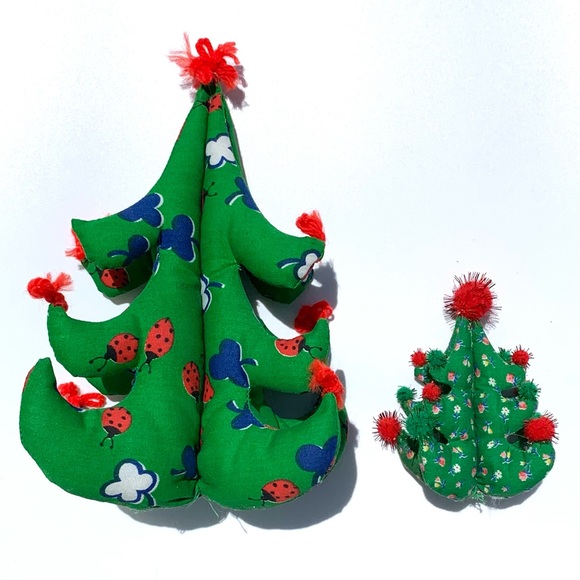 pair of Vintage 3D Stuffed Fabric Christmas Trees Green Red handmade - Picture 3 of 7